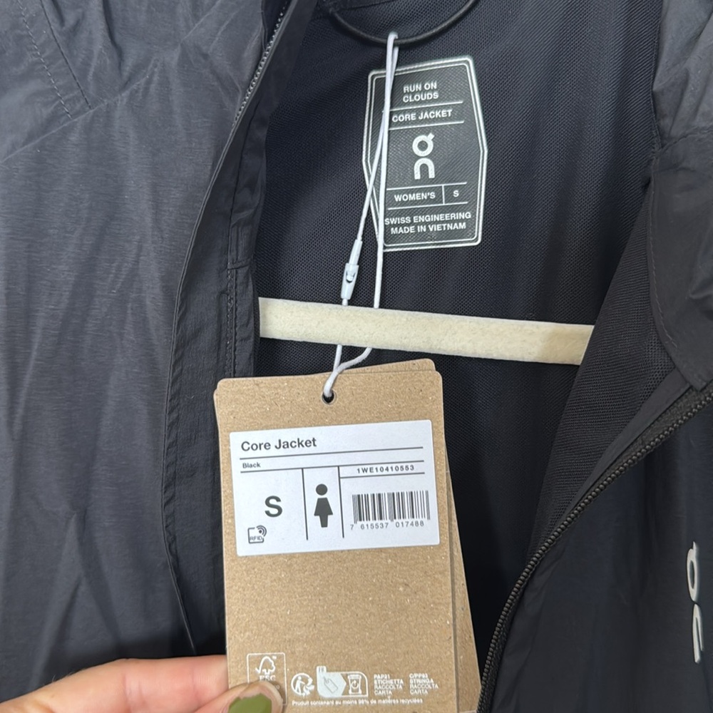 On Core Jacket - Picture 4 of 6